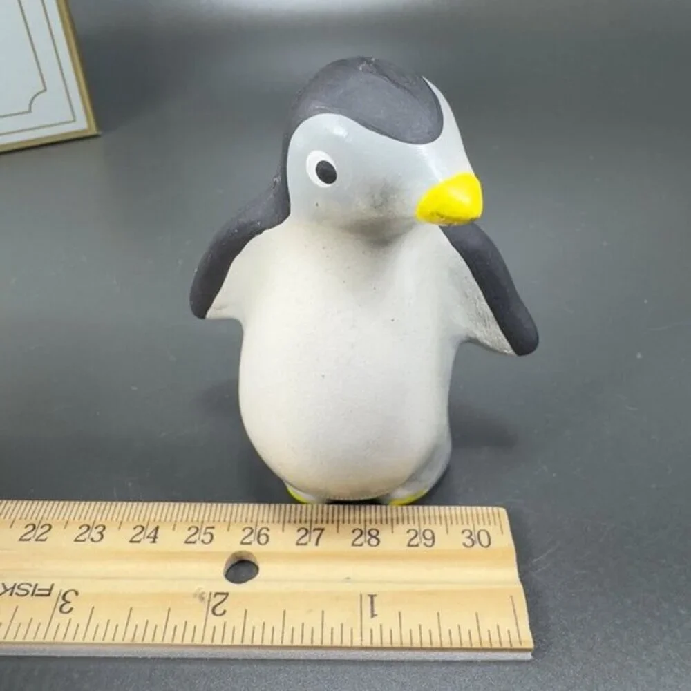 VINTAGE GLORIA DIAS ECUADOR PENGUIN FIGURE Hand Made Pottery‎ Signed Figure VTG